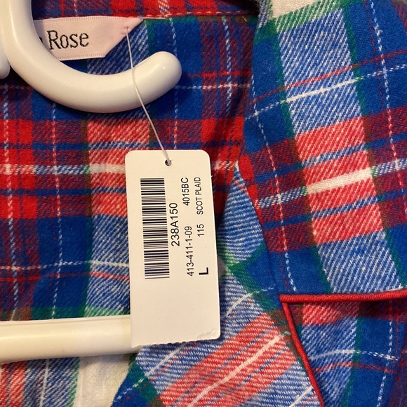 I am selling pajamas. - Picture 3 of 3